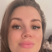 Ela T.