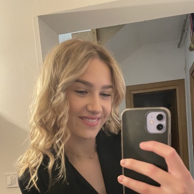 Mia