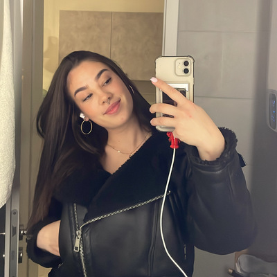 Mia