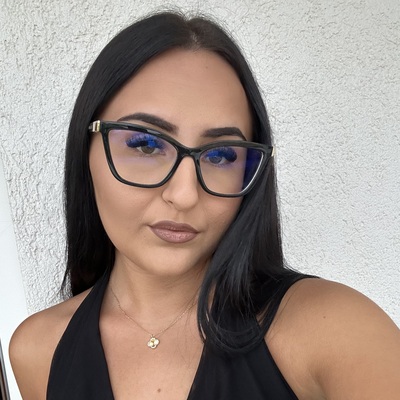Silvia L.