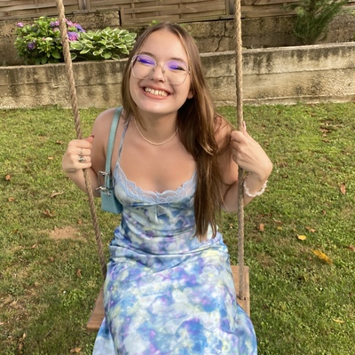 Luna B.